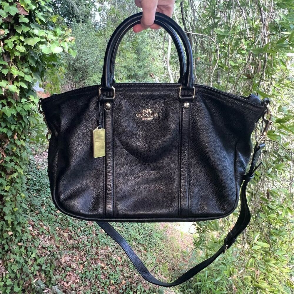 COACH Black Leather Shoulder Bag w Gold Hardware & Detachable Strap AUTHENTIC